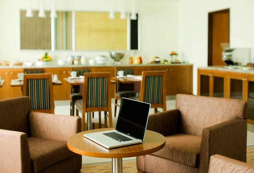 Radisson Blu Hotel, Muscat