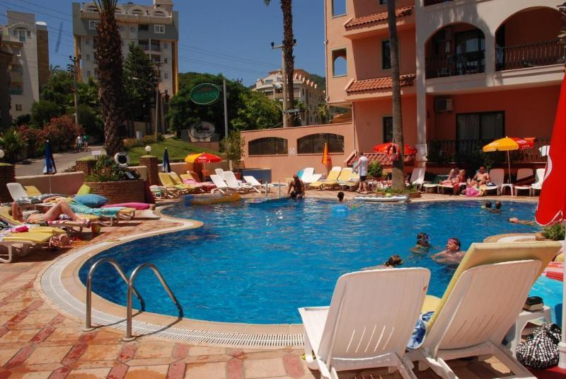 Club Meridyen Apartments