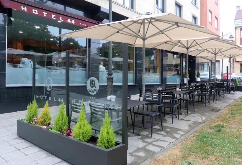 בית מלון כפרי 44