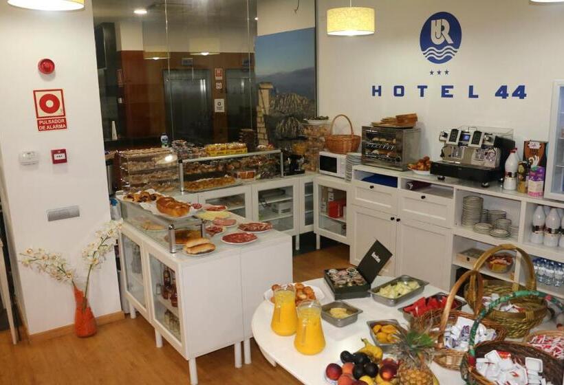 בית מלון כפרי 44