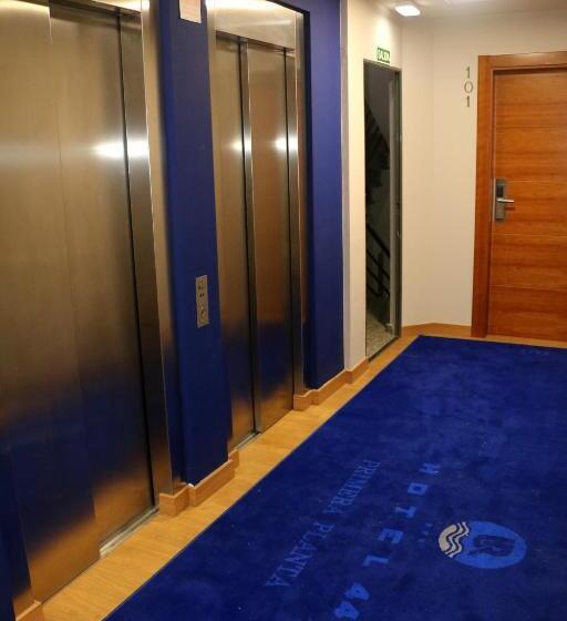 בית מלון כפרי 44