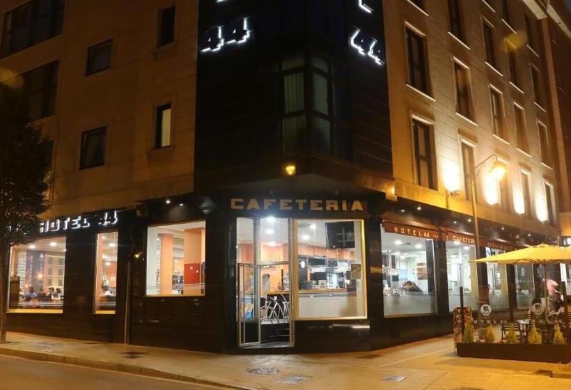 בית מלון כפרי 44