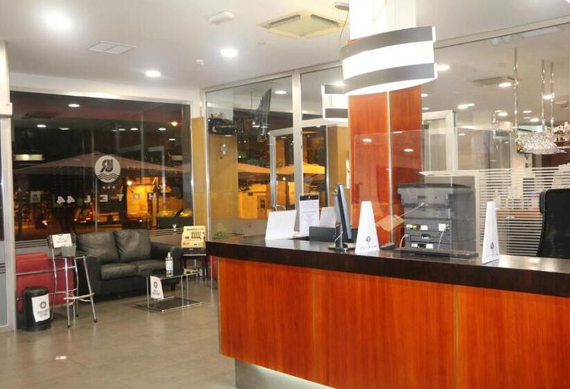 בית מלון כפרי 44