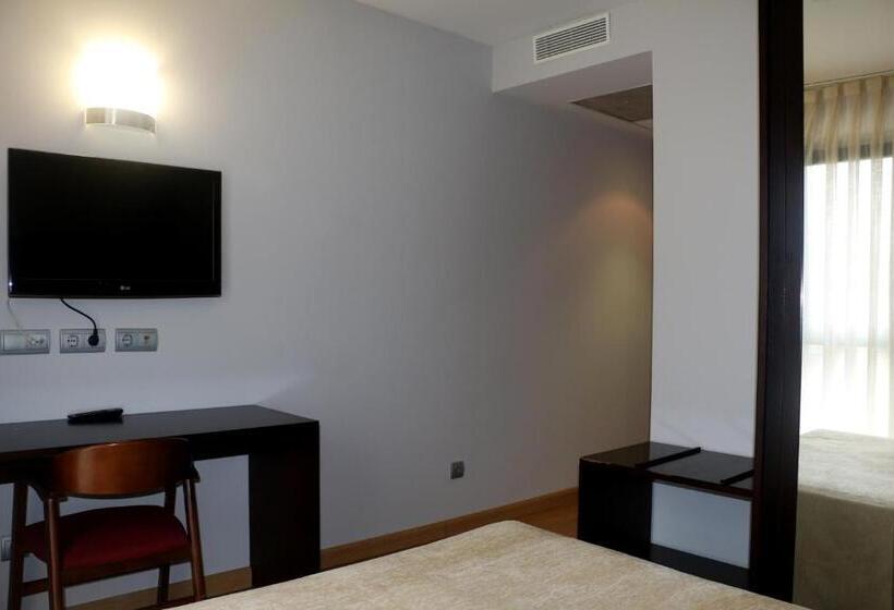 בית מלון כפרי 44