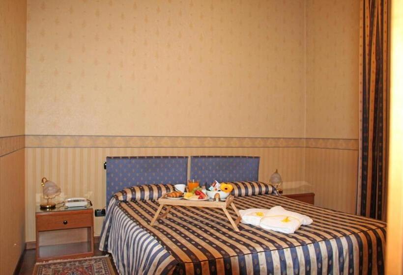 فندق Albergo Ristorante Leon D'oro