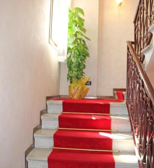 فندق Albergo Ristorante Leon D'oro