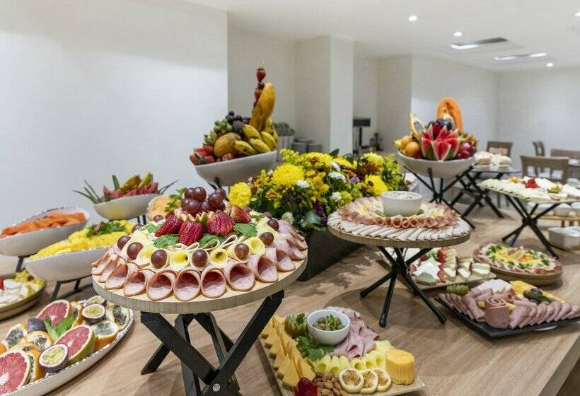 ホテル Andes Plaza