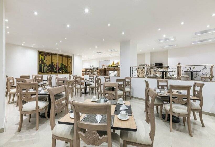 ホテル Andes Plaza