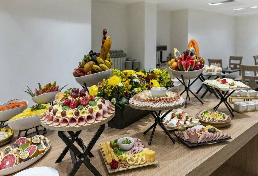 ホテル Andes Plaza