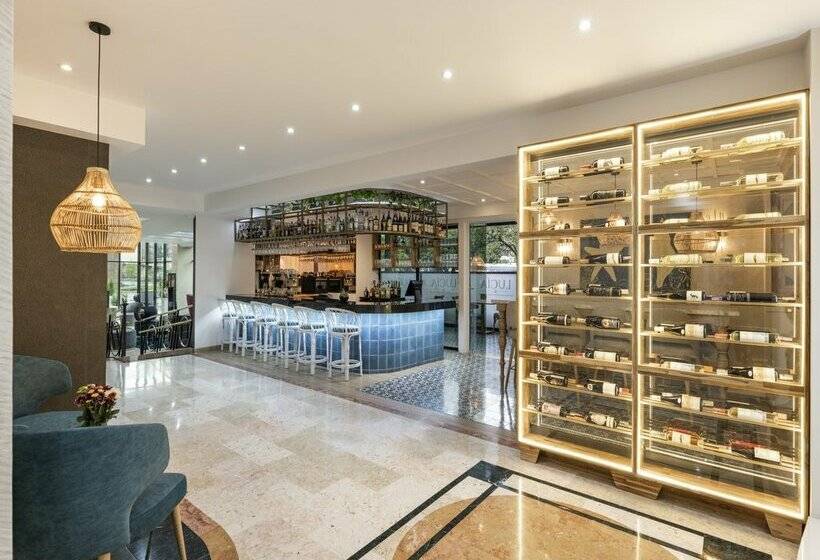 ホテル Andes Plaza