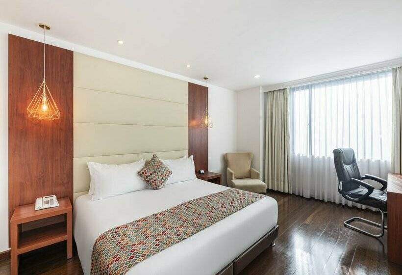 ホテル Andes Plaza