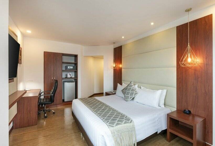 ホテル Andes Plaza