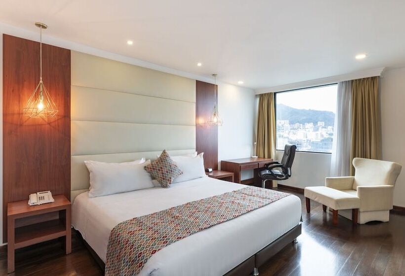 ホテル Andes Plaza