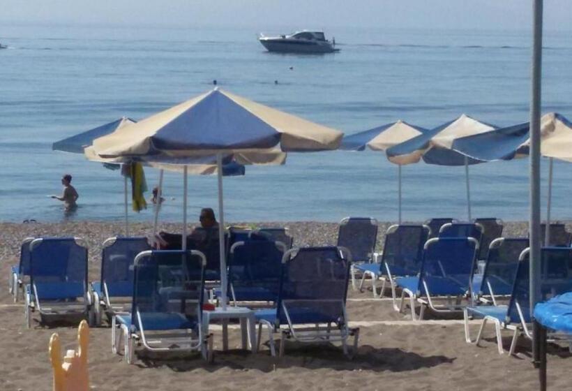 בית מלון כפרי Aphrodite Beach