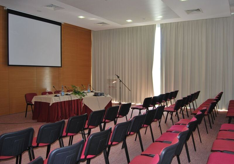 Отель Bejaparque