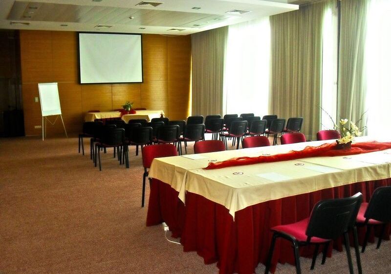 Отель Bejaparque