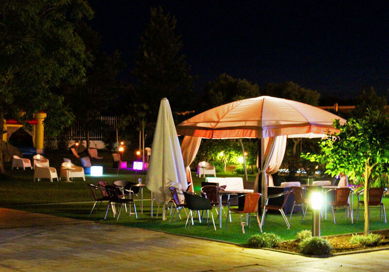 Отель Bejaparque