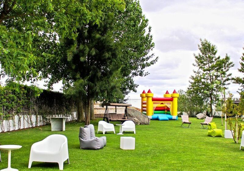 Отель Bejaparque