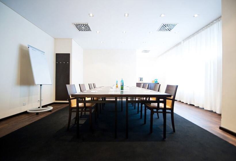 Bristol Hotel   Frankfurt City