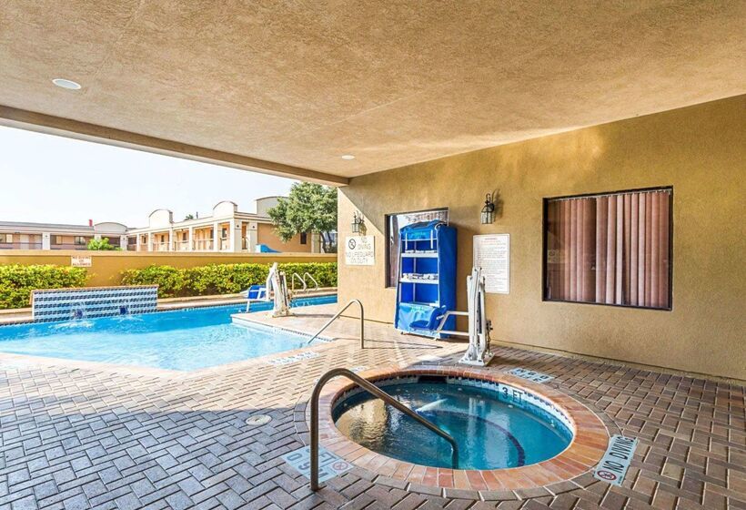 فندق Comfort Suites At Plaza Mall