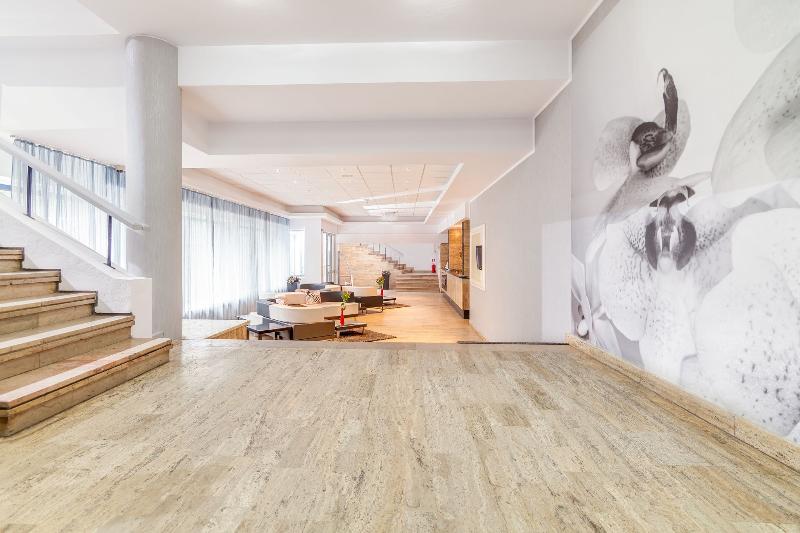 هتل Mycontinental Suceava