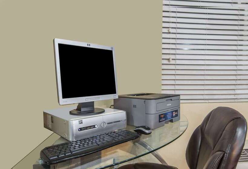 فندق Days Inn By Wyndham Kansas City International Airport