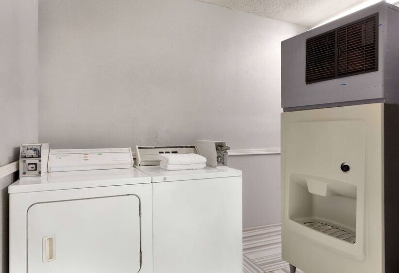 فندق Days Inn By Wyndham Kansas City International Airport