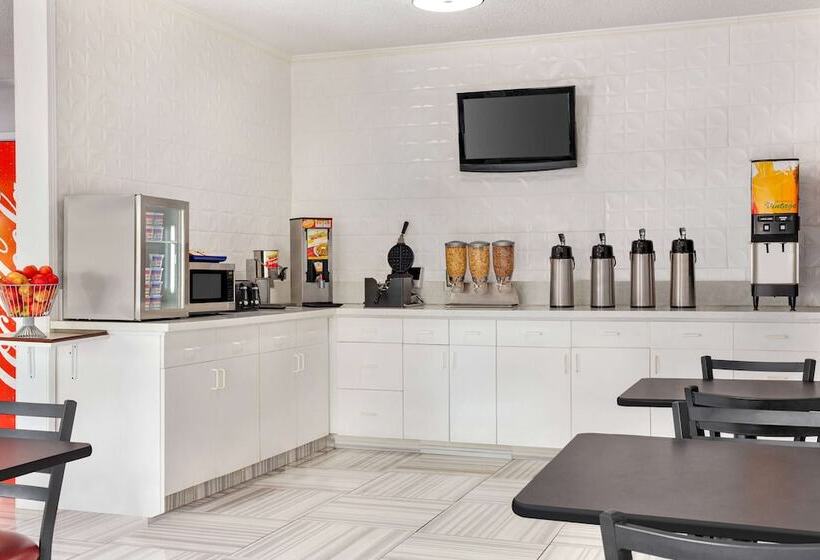 فندق Days Inn By Wyndham Kansas City International Airport