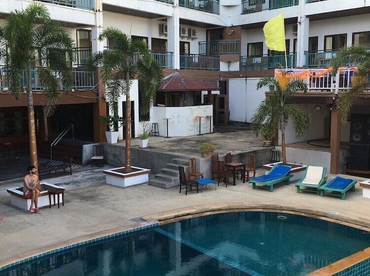 Отель Drop In Club Resort & Spa