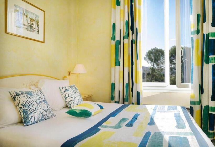 Grand Hotel Des Lecques; Bw Signature Collection