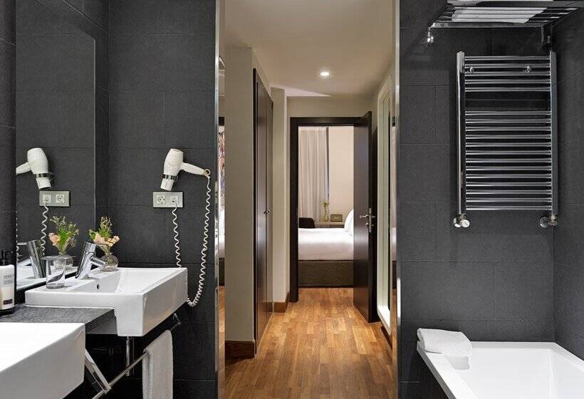 Отель H10 Casanova