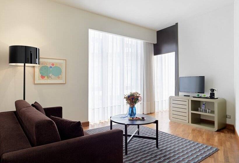 Отель H10 Casanova