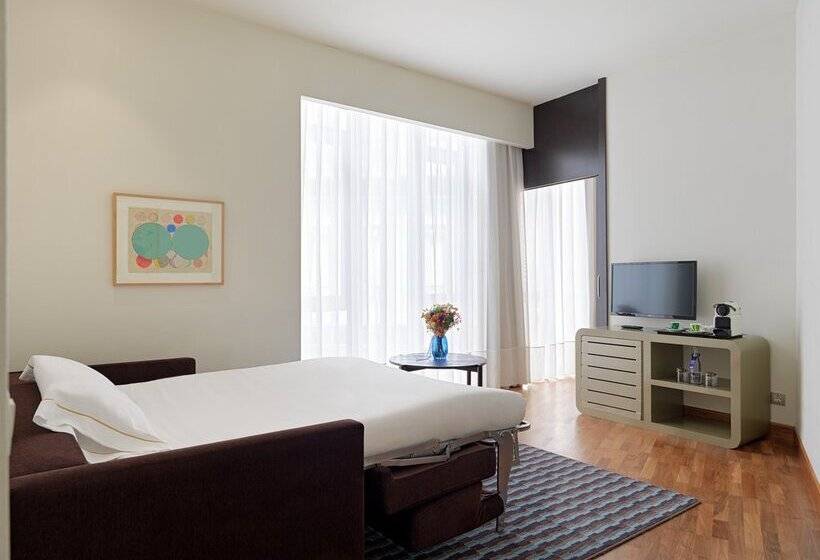 Отель H10 Casanova