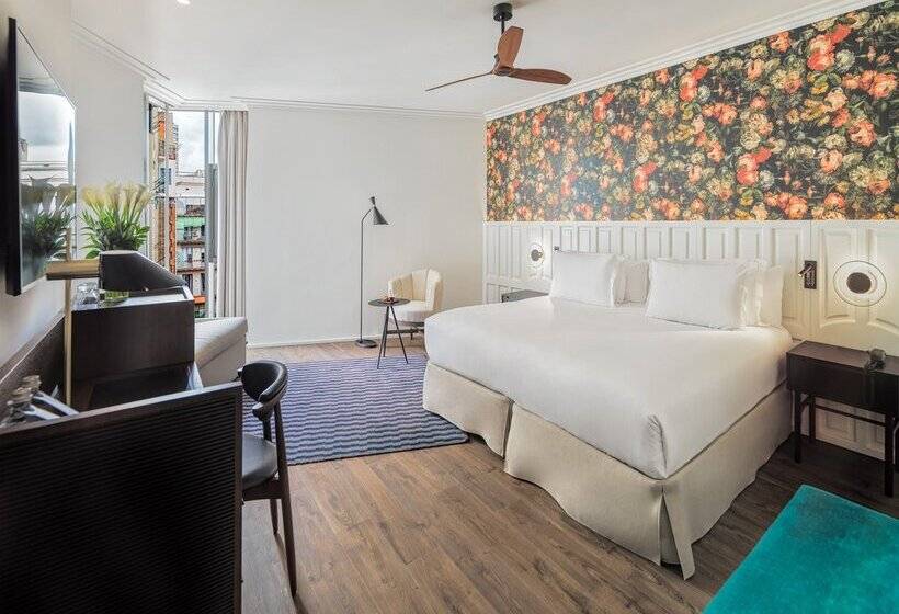 Отель H10 Casanova