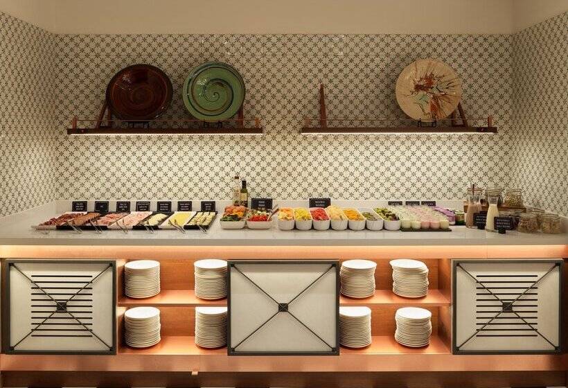 Отель H10 Casanova