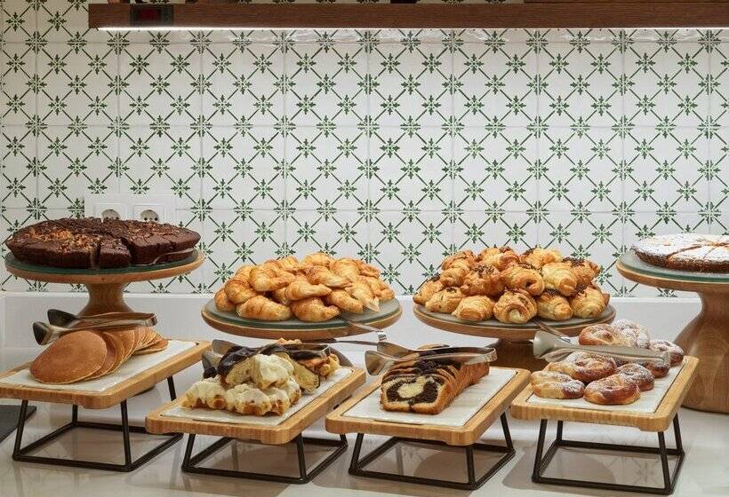 Отель H10 Casanova