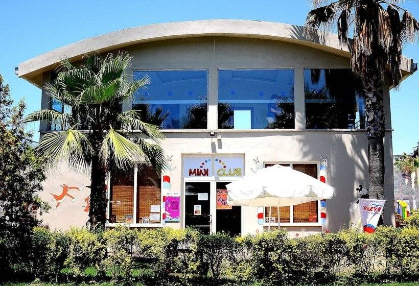 酒店 Holiday Garden Resort