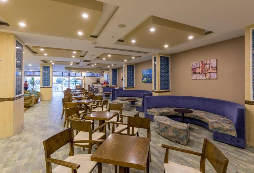 酒店 Holiday Garden Resort