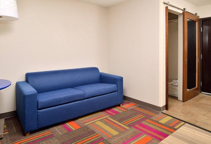Holiday Inn Express Hotel & Suites North Kansas City, An Ihg
