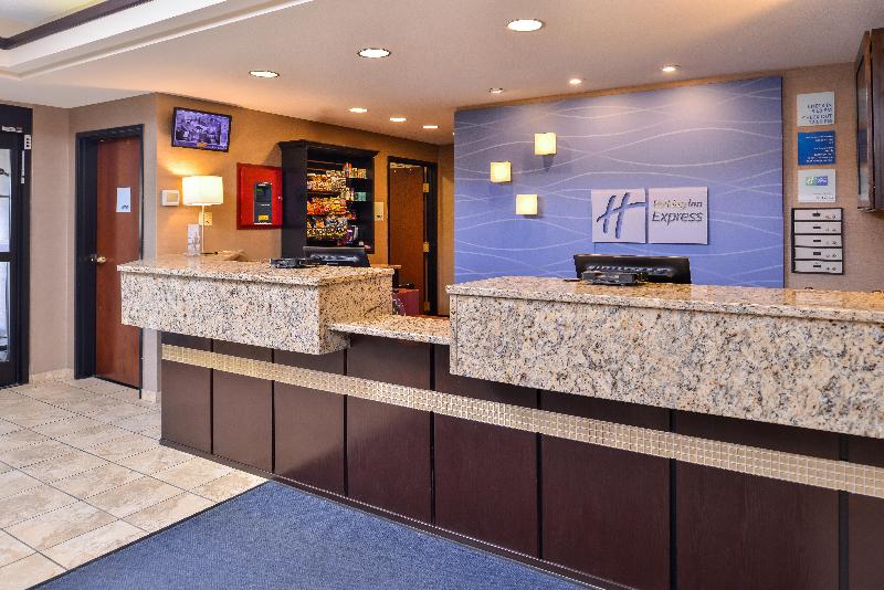Отель Holiday Inn Express & Suites Topeka West I 70 Wanamaker, An Ihg