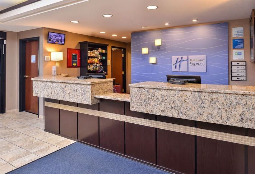 Отель Holiday Inn Express & Suites Topeka West I 70 Wanamaker, An Ihg