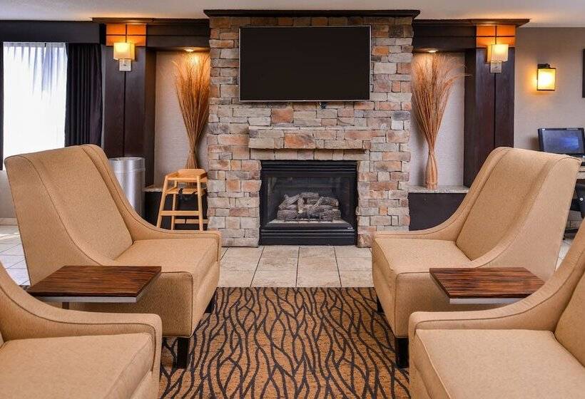 Отель Holiday Inn Express & Suites Topeka West I 70 Wanamaker, An Ihg