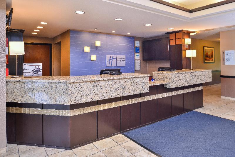 Отель Holiday Inn Express & Suites Topeka West I 70 Wanamaker, An Ihg