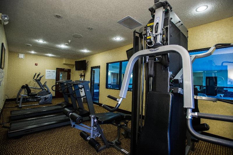 Отель Holiday Inn Express & Suites Topeka West I 70 Wanamaker, An Ihg