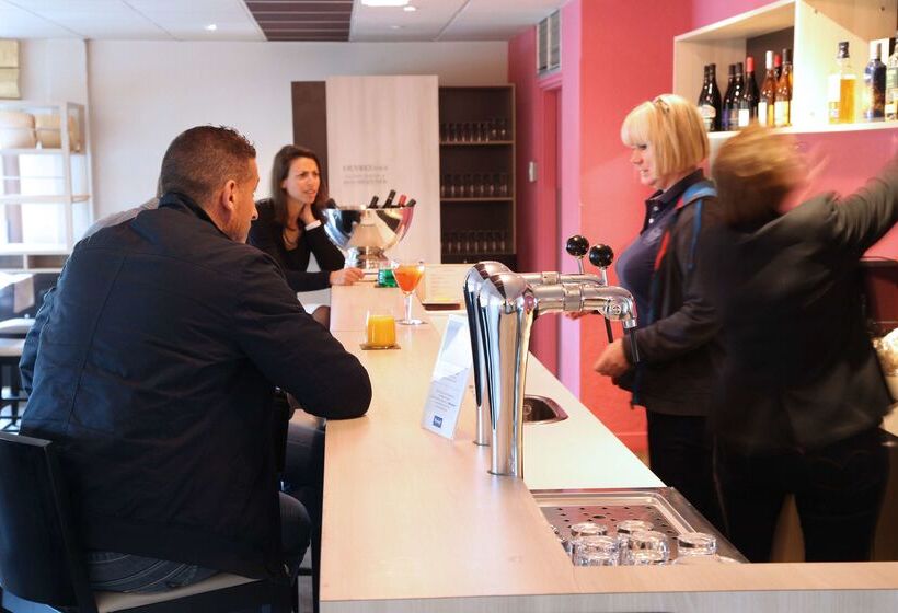 酒店 Kyriad Tours Sud  Chambraylestours