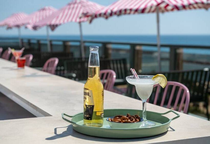 ホテル Leonardo Gordon Beach