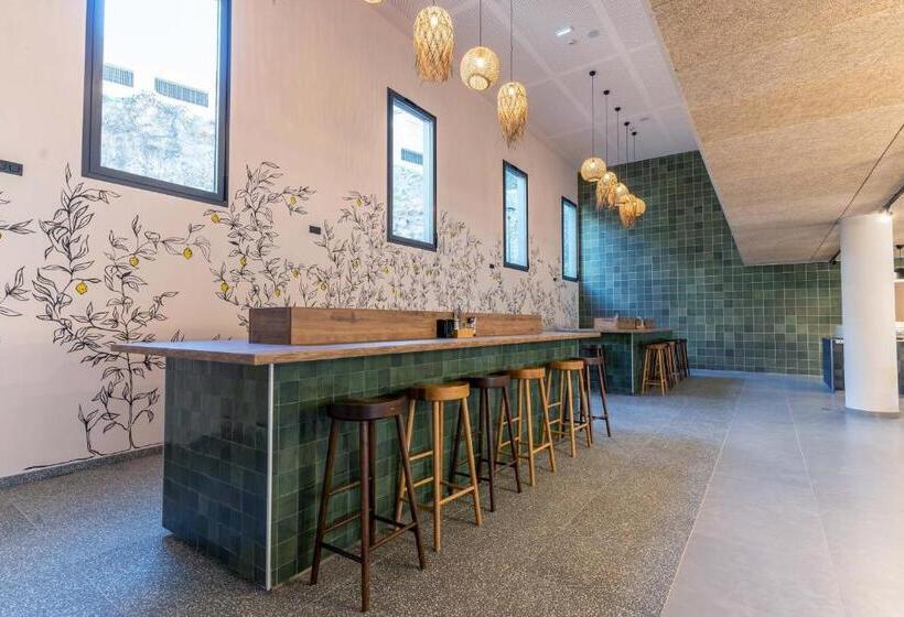 Отель Meininger Marseille Centre La Joliette