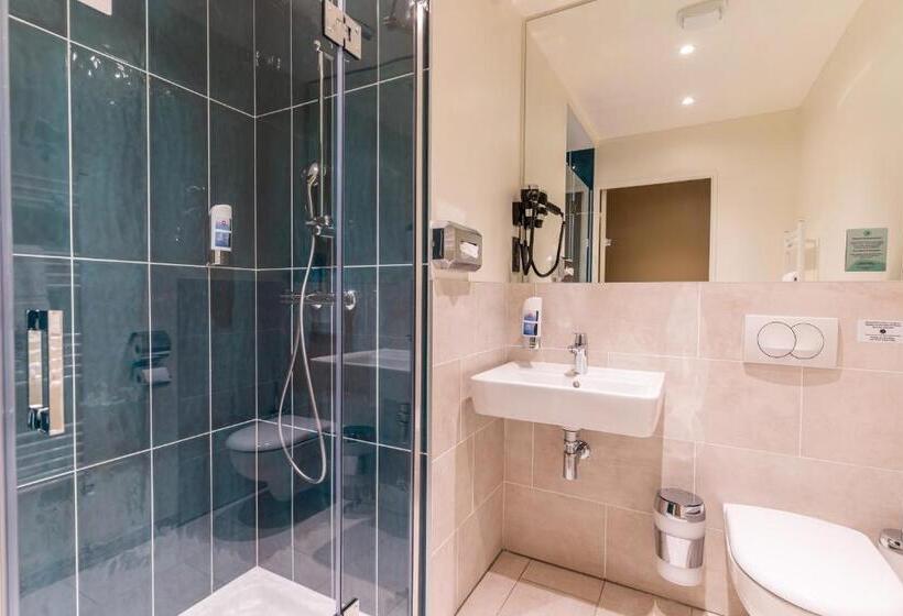 Отель Meininger Marseille Centre La Joliette