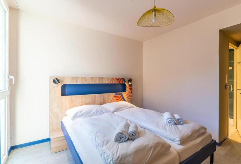 Отель Meininger Marseille Centre La Joliette