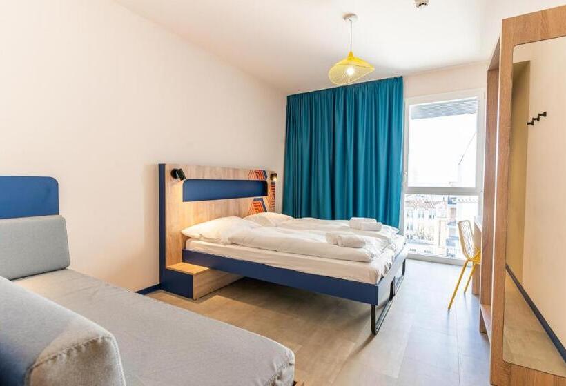 Отель Meininger Marseille Centre La Joliette